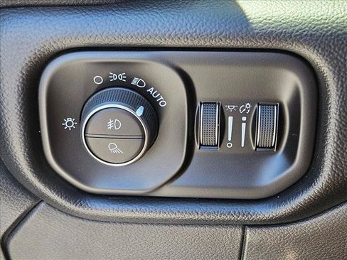 Used 2019 RAM 2500 Laramie AWD/4WD image 18