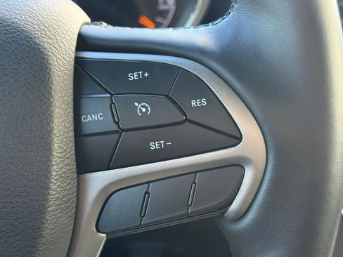 Used 2022 Jeep Grand Cherokee Limited w/ Trailer Tow Group IV image 27