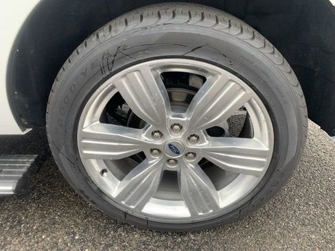 Used 2022 Ford Expedition Platinum image 11