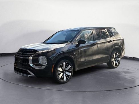 New 2026 Mitsubishi Outlander SE image 1