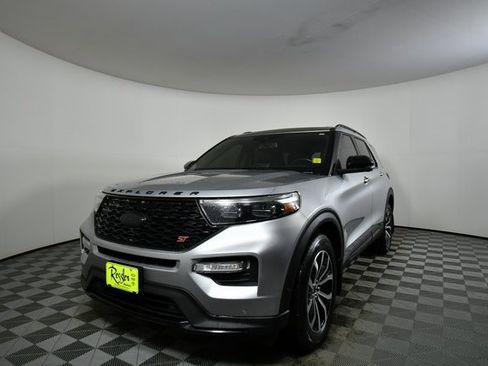 Used 2020 Ford Explorer ST w/ Premium Technology Package image 6