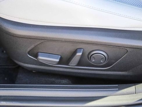New 2026 Hyundai Elantra Limited FWD image 25