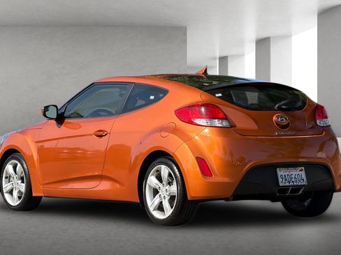 Used 2014 Hyundai Veloster FWD image 6