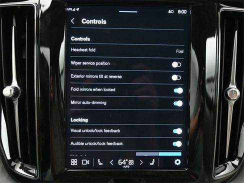 Used 2024 Volvo XC60 T8 Plus w/ Protection Package Premier image 17