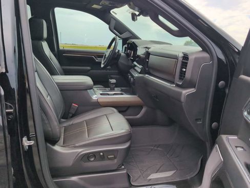 Used 2023 Chevrolet Silverado 1500 High Country w/ High Country Premium Package AWD/4WD image 37