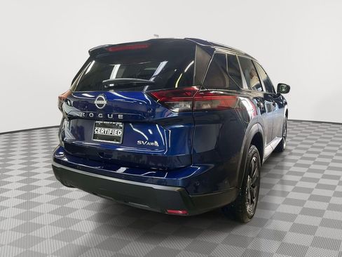 Used 2024 Nissan Rogue SV AWD/4WD image 3