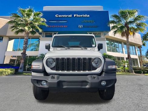 Used 2025 Jeep Wrangler Unlimited Sport AWD/4WD image 3