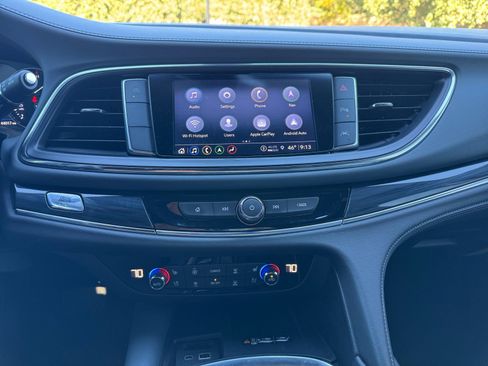 Used 2022 Buick Enclave Premium image 12