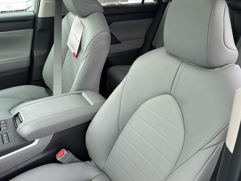 New 2026 Toyota Highlander XLE AWD/4WD image 30