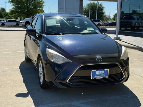 Used 2017 Toyota Yaris iA image 7