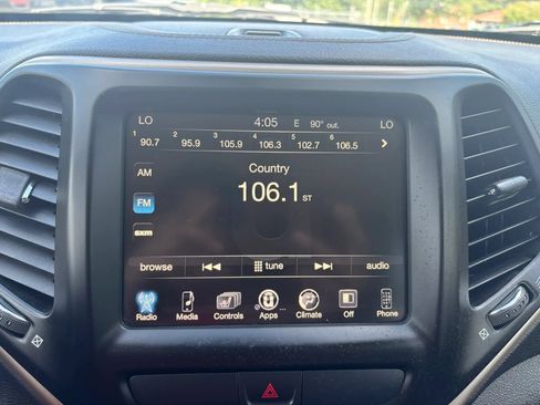 Used 2017 Jeep Cherokee Limited AWD/4WD image 12