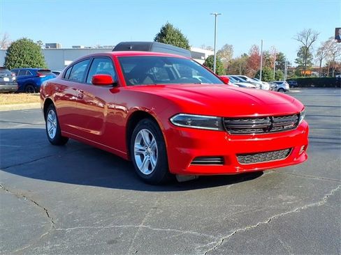 Used 2022 Dodge Charger SXT image 3