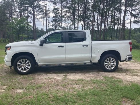 New 2026 Chevrolet Silverado 1500 Custom RWD image 2