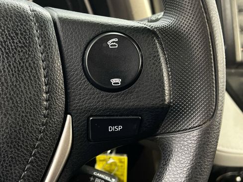 Used 2013 Toyota RAV4 LE image 33