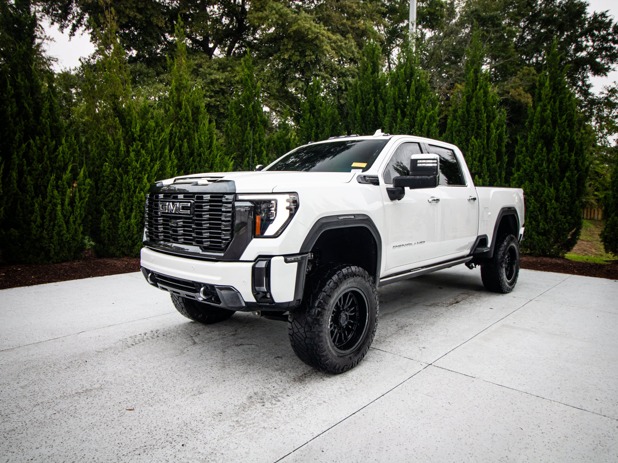 Used 2024 GMC Sierra 2500 Denali Ultimate AWD/4WD image 6