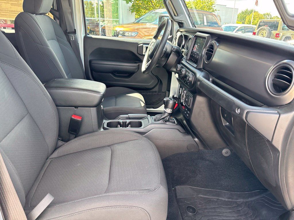Used 2023 Jeep Gladiator Sport AWD/4WD image 28