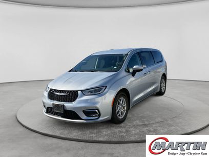 Used 2023 Chrysler Pacifica Touring-L
