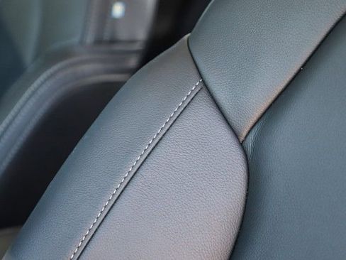 Used 2025 Volvo XC40 B5 Core w/ Protection Package Premier image 28