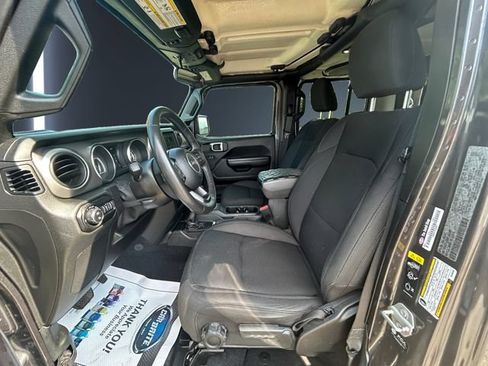 Used 2021 Jeep Gladiator Sport AWD/4WD image 9