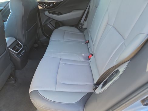 Used 2020 Subaru Outback Limited image 6