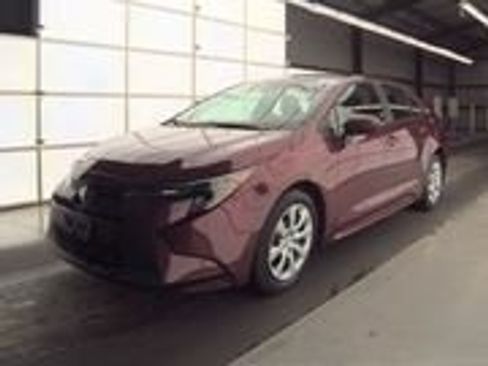 Used 2025 Toyota Corolla LE image 4