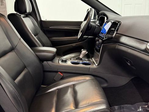 Used 2019 Jeep Grand Cherokee Limited image 18