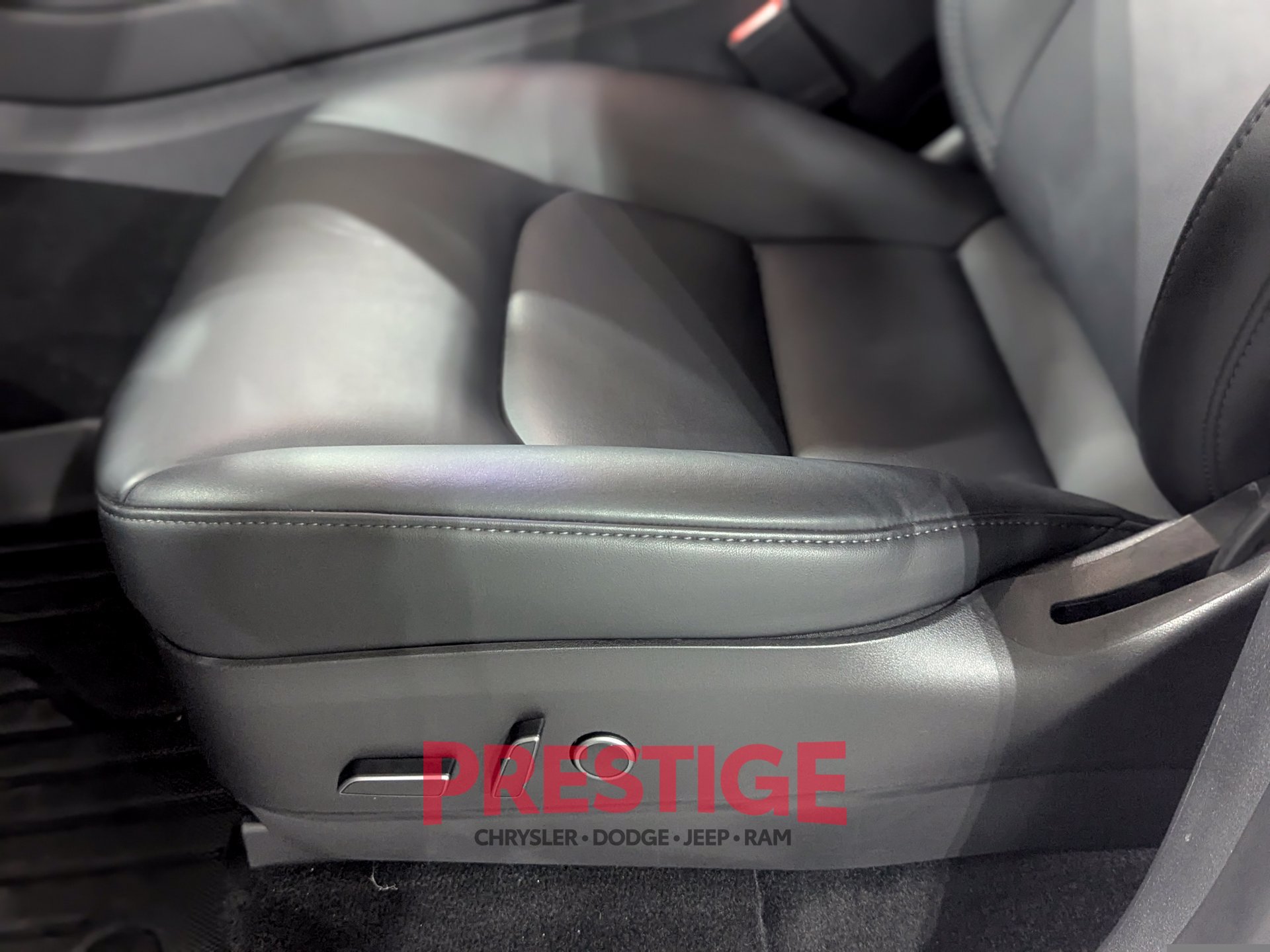 Used 2023 Tesla Model Y Performance AWD/4WD image 27
