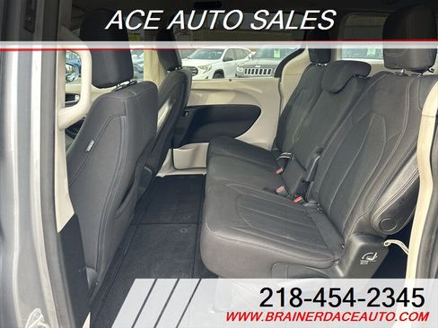 Used 2018 Chrysler Pacifica Touring Plus w/ Tire & Wheel Group image 9