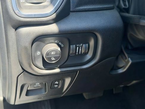 Used 2025 RAM 1500 Laramie w/ Sport Appearance Package AWD/4WD image 17