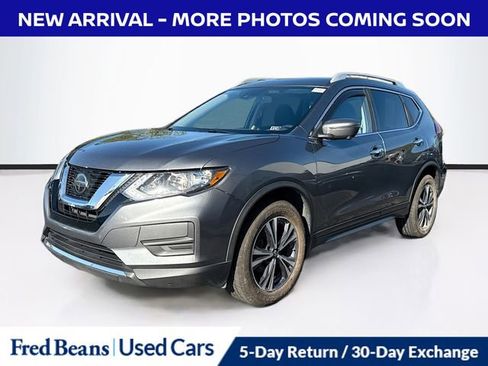 Used 2020 Nissan Rogue SV w/ Premium Package image 3