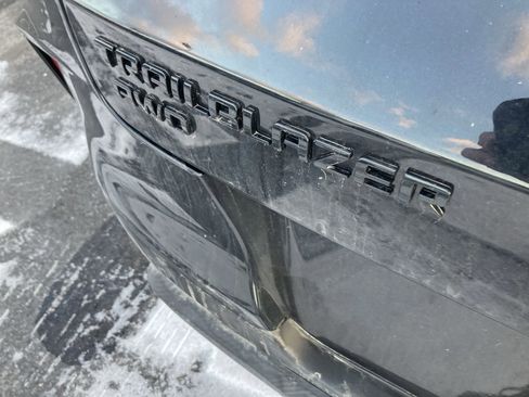 Used 2023 Chevrolet TrailBlazer RS w/ Sun and Liftgate Package image 11