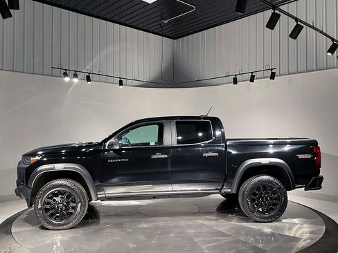 Used 2023 Chevrolet Colorado Trail Boss w/ Advanced Trailering Package image 16