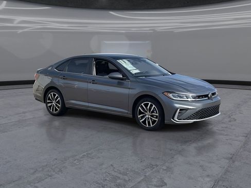 New 2026 Volkswagen Jetta SE image 2