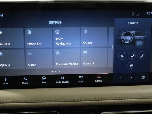 Used 2022 Lincoln Nautilus Reserve image 17