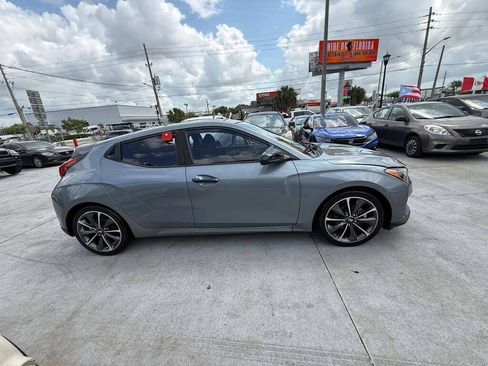Used 2019 Hyundai Veloster 2.0 Premium FWD image 3