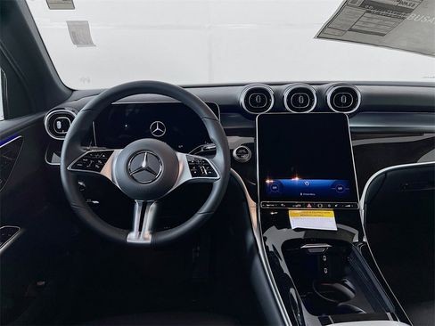 New 2025 Mercedes-Benz GLC 300 4MATIC image 23