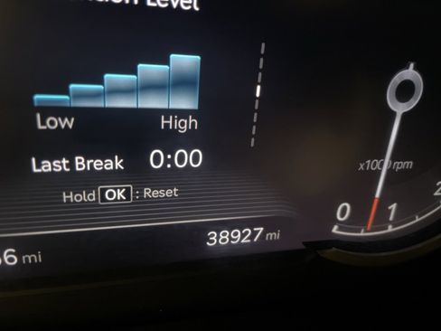 Used 2022 Genesis G70 3.3T image 16