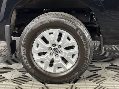 Used 2024 Nissan Frontier SV image 10