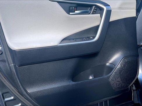 Used 2024 Toyota RAV4 Limited image 22