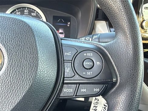 Used 2020 Toyota Corolla LE image 23