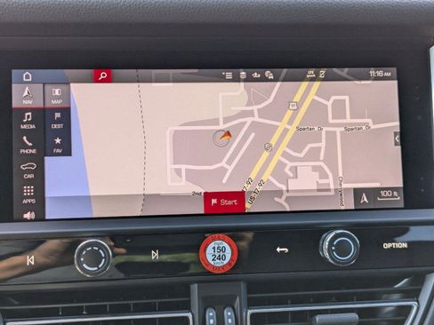 Certified 2025 Porsche Macan image 18