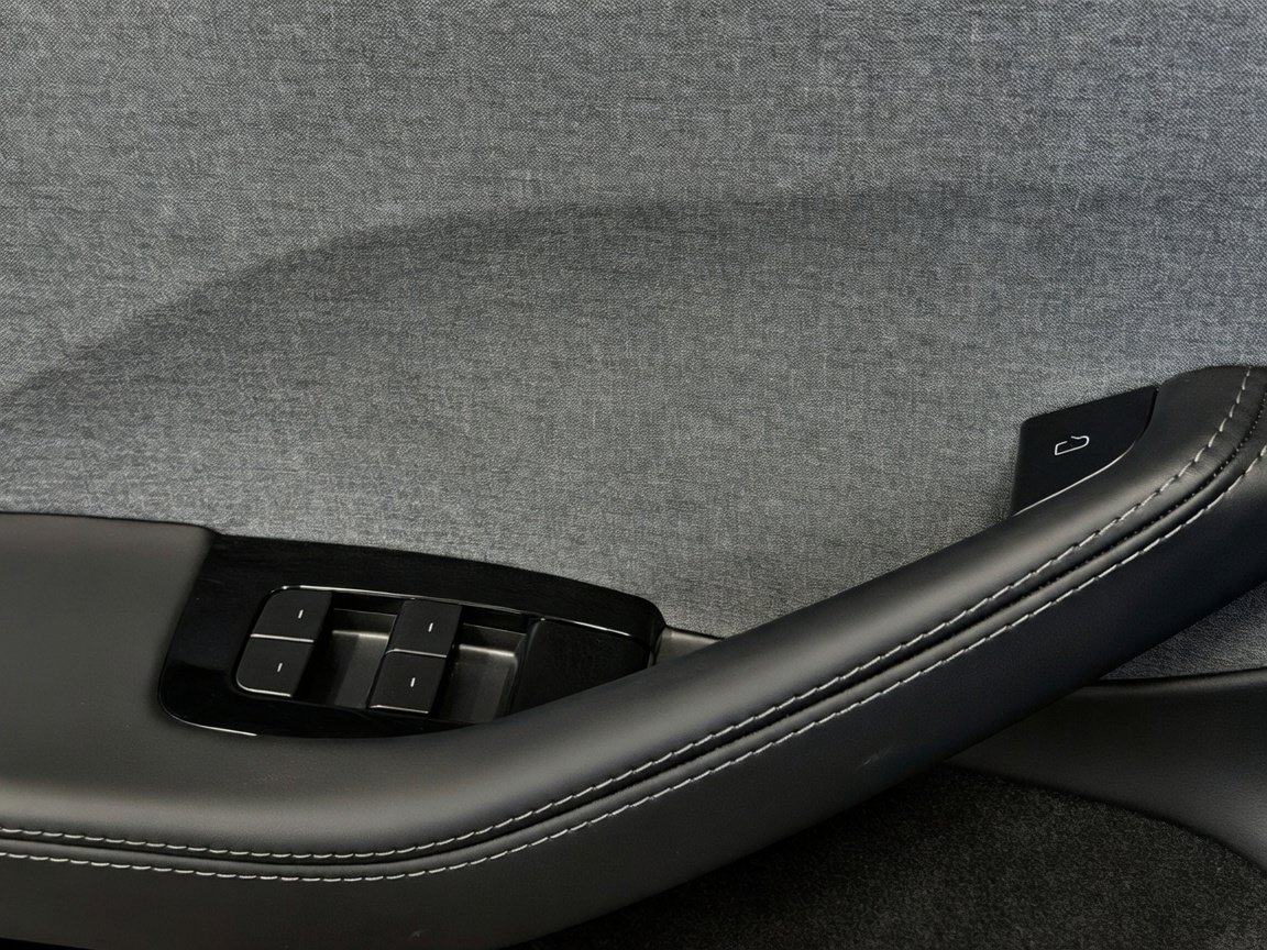 Used 2025 Tesla Model 3 RWD image 13