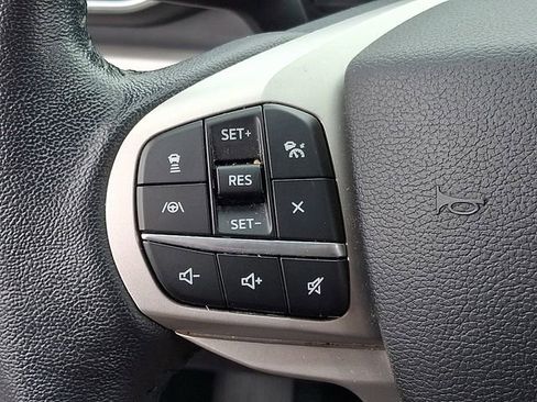 Used 2021 Ford Explorer XLT w/ Equipment Group 202A image 22