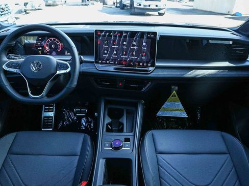 New 2026 Volkswagen Tiguan SE R-Line image 18