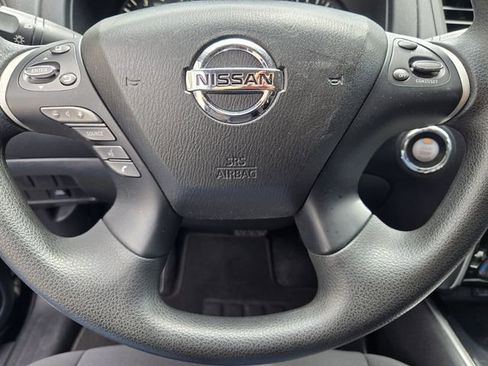Used 2020 Nissan Pathfinder S image 27