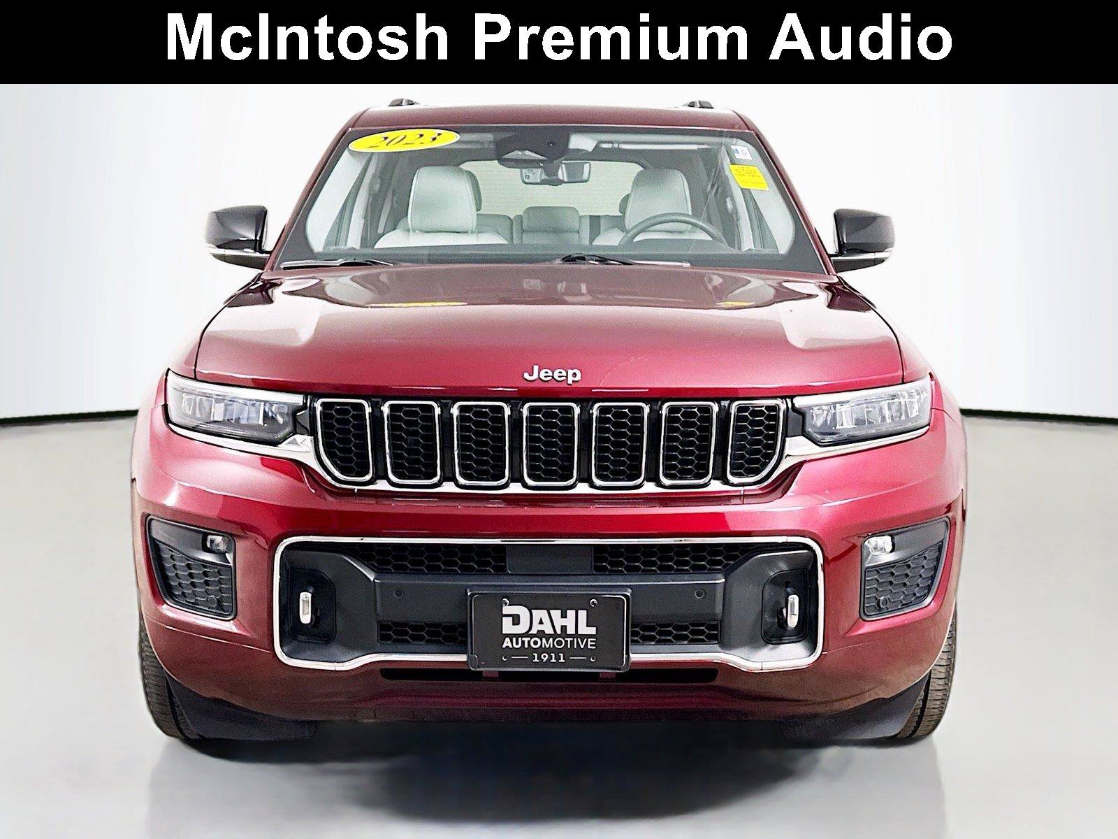 Used 2023 Jeep Grand Cherokee Overland w/ Luxury Tech Group IV AWD/4WD image 3