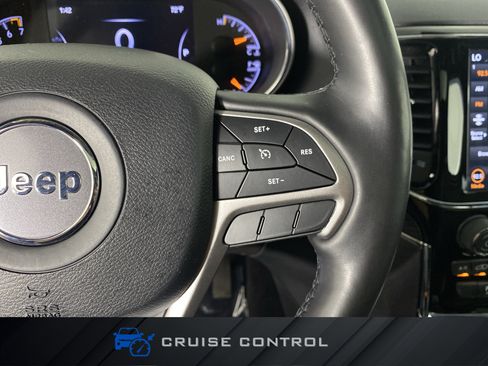 Used 2020 Jeep Grand Cherokee Limited AWD/4WD image 25
