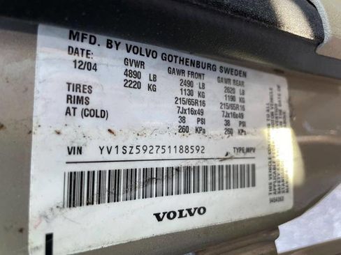 Used 2005 Volvo XC70 image 41