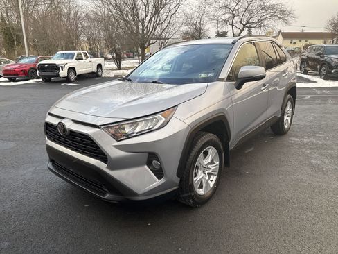 Used 2021 Toyota RAV4 XLE image 2