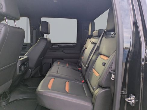 Used 2024 GMC Sierra 2500 AT4 image 13